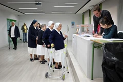 Ủy ban bầu cử Tây Ban Nha kéo dài thời hạn bỏ phiếu qua đường bưu điện