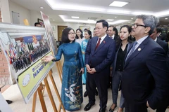 Khai trương trưng bày ảnh 50 năm quan hệ Việt Nam-Bangladesh