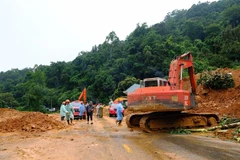 Khen thưởng 10 tập thể, 13 cá nhân cùng cứu hộ vụ sạt lở Đèo Bảo Lộc