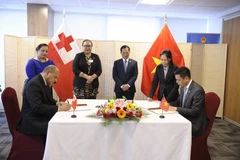 Việt Nam-Tonga ký kết thông cáo chung về thiết lập Quan hệ Ngoại giao