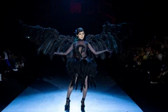 Hoa hậu Thế giới người Việt 2015 Jolie Nguyễn, veddete của show diễn. (Ảnh: BTC)