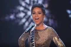 H'Hen Niê biểu diễn bikini. (Ảnh: BTC)