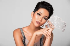 Ngắm đường cong hút mắt của H'Hen Niê trước ngày thi Miss Universe