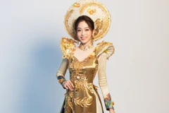 Bộ quốc phục do Khánh Shyna thiết kế. (Ảnh: Mr AT)