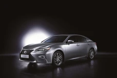 Lexus ES350 phiên bản mới với thiết kế sắc sảo, nổi bật. (Ảnh: Lexus Việt Nam cung cấp)