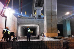 Hầm chui Thanh Xuân lộ rõ 2 cửa hầm. (Ảnh: Việt Hùng/Vietnam+)