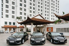 Lexus Việt Nam hợp tác với khách sạn Sheraton Hà Nội đưa dòng xe Lexus ES350 vận chuyển khách VIP. (Ảnh: Lexus Việt Nam cung cấp)