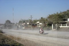 Cải tạo, nâng cấp Quốc lộ 38. (Ảnh: TTXVN)