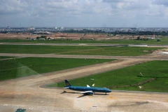 Bộ trưởng Thăng: Sẽ sửa chữa sân bay Tân Sơn Nhất trong tháng Tư