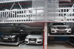 Giàn thép đỗ xe tại Hà Nội: Chỉ 2 phút cho một lần lấy hoặc gửi ôtô