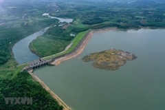 Dung tích hồ thủy điện Sông Hinh sẵn sàng tham gia cắt lũ. (Ảnh: Ngọc Hà/TTXVN)