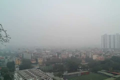 Chất lượng không khí tại thành phố Hà Nội sáng nay, 2/2, được cảnh báo phổ biến ở ngưỡng không tốt cho sức khỏe. (Ảnh: Hùng Võ/Vietnam+)