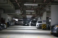 Diện tích đỗ xe ôtô trong chung cư. (Ảnh: Hùng Võ/Vietnam+)