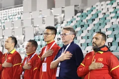 Huấn luyện viên Philippe Troussier và các trợ lý tại đội tuyển U23 Việt Nam. (Ảnh: VFF) 