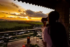 [Photo] Ngắm hoàng hôn tuyệt đẹp trên đỉnh núi Sam ở An Giang