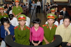 Xét xử "siêu lừa" Huỳnh Thị Huyền Như cùng đồng phạm