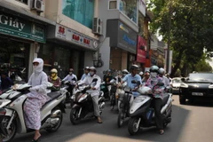 Bắc Bộ nắng ráo, Đông Nam Bộ đề phòng mưa lớn gây ngập úng