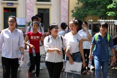 Thí sinh đại học hào hứng với đề Ngữ văn, nhăn trán vì đề Hóa