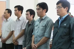 Hoãn phiên xử vụ 5 công an dùng nhục hình gây chết người