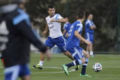Sergio Aguero: Vị thế cửa dưới sẽ giúp Argentina "dễ thở"