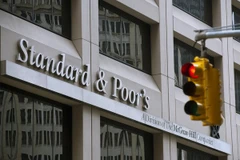 Standard & Poor nâng mức xếp hạng tín dụng của Ukraine