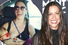 Morissette đăng ảnh cho con bú cổ vũ nuôi con bằng sữa mẹ