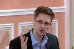 Cựu nhân viên NSA Edward Snowden tại Moskva ngày 9/10/2013. (Nguồn: AFP/TTXVN)