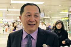 Ông Ri Yong Ho tại sân bay Changi, Singapore ngày 16/1. (Nguồn: Kyodo/TTXVN)