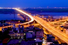 Cầu Vĩnh Tuy. (Ảnh: Huy Hùng/TTXVN)