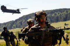 Binh sỹ NATO tham gia cuộc tập trận ở Hohenfels, miền Nam nước Đức. (Nguồn: AFP/TTXVN)