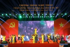 Chương trình nghệ thuật chào mừng thành công Đại hội Đảng bộ tỉnh Thái Nguyên lần thứ XIX. (Ảnh: Lan Anh/TTXVN)