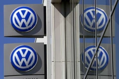 Logo Volkswagen được trưng bày tại một đại lý bán xe ở Artarmon, ngoại ô Australia ngày 3/10. (Nguồn: Reuters/TTXVN)