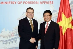 Phó Thủ tướng, Bộ trưởng Ngoại giao Phạm Bình Minh hội đàm với Bộ trưởng Ngoại giao Cộng hòa Séc Lubomir Zaoralek. (Ảnh: Phạm Kiên/TTXVN)