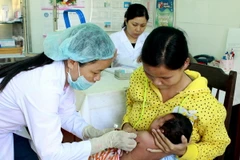 Bộ Y tế: Đẩy mạnh tiêm vắcxin phòng bệnh sởi trên cả nước