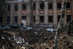 Nhiều tòa nhà bị hư hại sau các cuộc xung đột tại Kramatorsk, Ukraine, ngày 24/4/2023. (Ảnh: AFP/TTXVN)
