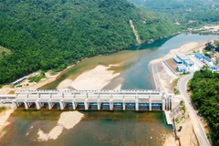 Thực trạng tại đập ngăn nước sông Cu Đê phục vụ nhà máy nước Hòa Liên, huyện Hòa Vang, thành phố Đà Nẵng. (Ảnh: Quốc Dũng/TTXVN)