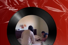 Tin nóng 28/5: Quốc Nghiệp nói về hình ảnh "cờ vàng 3 sọc đỏ trên đầu giường" 