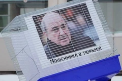 Người biểu tình ủng hộ chính phủ Nga đòi bắt giam Boris Berezovsky trong một cuộc tuần hành năm 2011 ở Mátxcơva (Nguồn: AFP)