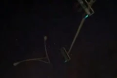 Những quầng sáng tõe ra trên bầu trời Chicago (Nguồn: ABC News).