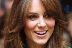 Nữ văn sĩ Anh bảo vệ bình luận về Công nương Kate