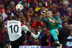 Ryan Giggs đã việt vị trong bàn thắng của Rooney