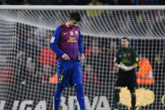 Guardiola bỏ qua cho trọng tài dù Pique bị đuổi