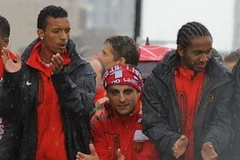 Cả Nani (trái) lẫn Berbatov (giữa) đều có khả năng rời M.U (Nguồn: Reuters)