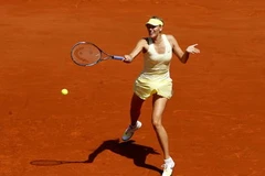 Maria Sharapova trong bộ váy mô phỏng tháp Eiffel. (Nguồn: Getty)
