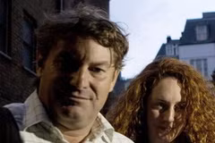 Vợ chồng bà Rebekah Brooks (Nguồn: Reuters)