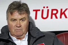 Dù đang gặp khó khăn cùng tuyển Thổ Nhĩ Kỳ song Hiddink vẫn "đắt hàng" (Nguồn: Getty Images).