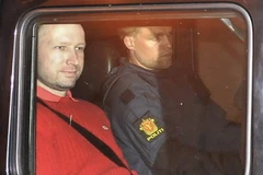 Breivik rời tòa với khuôn mặt khá bình thản (Nguồn: Reuters)