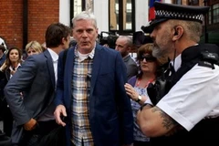 Assange tới xin tị nạn tại đại sứ quán Ecuador ở London (NGuồn: AFP)