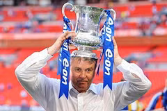 Hiddink từng giúp Chelsea giành cúp FA năm 2009 (Nguồn: Guardian)
