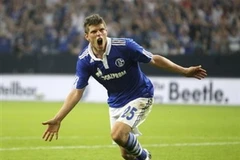 Huntelaar ghi 4 bàn giúp Schalke ngược dòng ngoạn mục (Nguồn: AP)